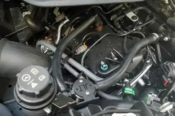 J&L 15-18 Ford Transit 150/250/350 3.5L EcoBoost Passenger Side Oil Separator 3.0 – Black Anodized