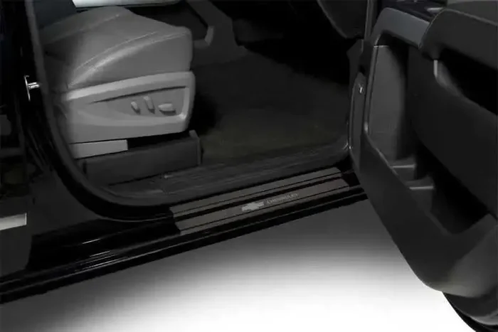 Putco 14-18 Chevy Silv LD – Crew Cab w/ CHEVROLET Etching (8pcs) Black Platinum Door Sills