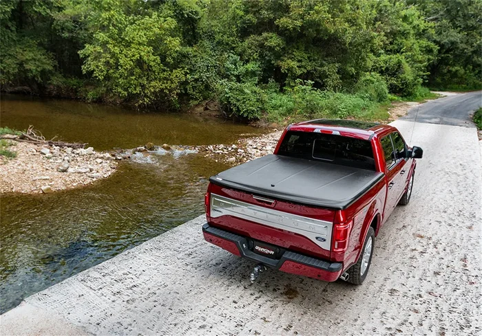 UnderCover SE Tonneau 07-13 Sierra 5ft.9in. – UC1086